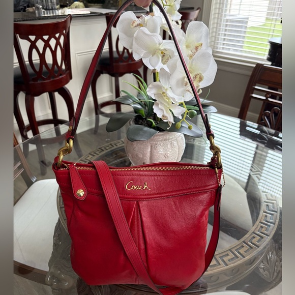 ♥️♥️COACH ASHLEY RED LEATHER SHOULDER/CROSSBODY BAG!♥️♥️ - Picture 1 of 13